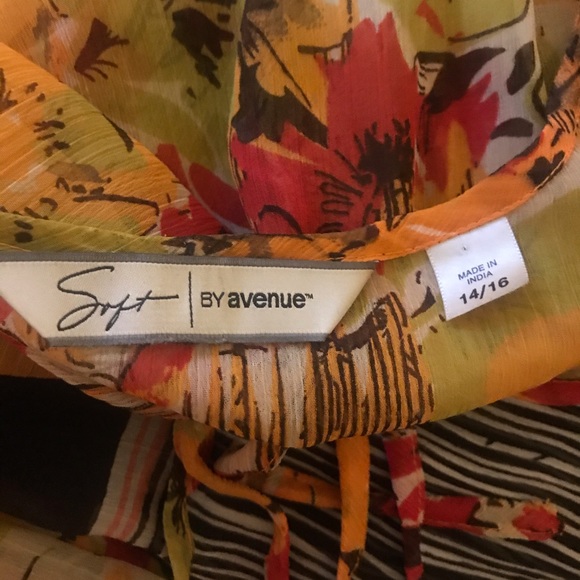 Women’s Avenue Sheer Floral Blouse Size 14/16 - Picture 4 of 4